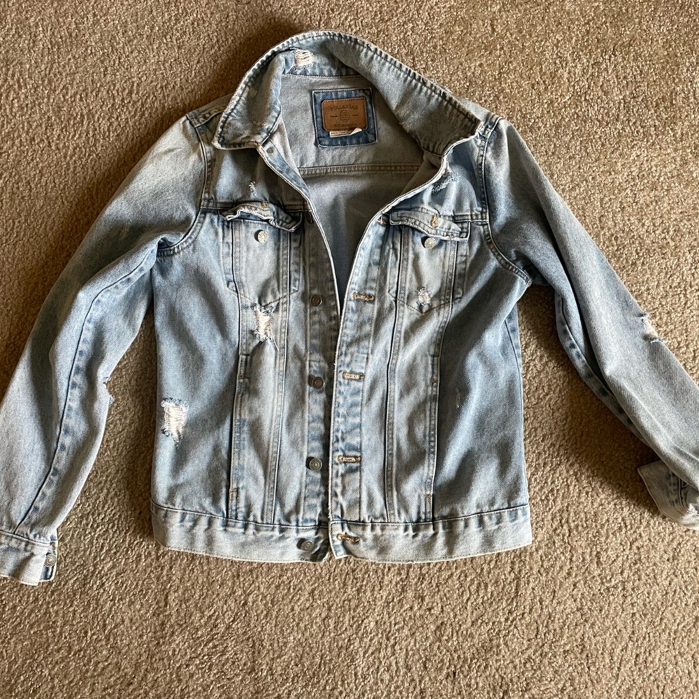 Bright Blue Pull&Bear distressed jean jacket